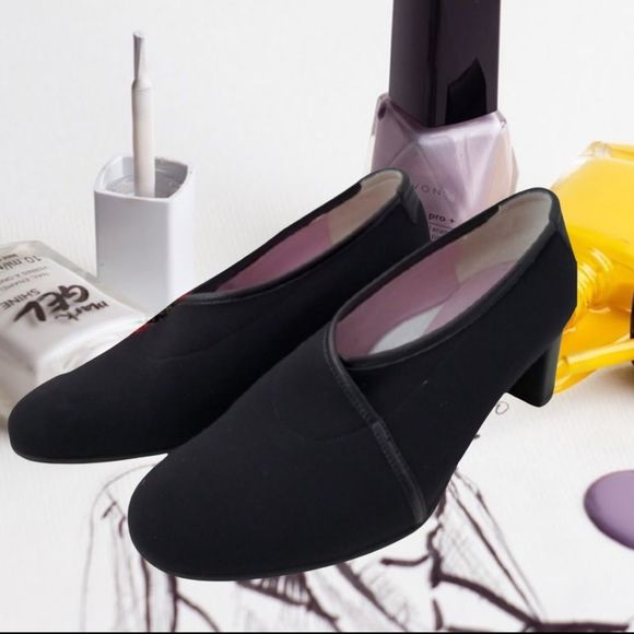 Taryn Rose Shoes - Taryn Rose black leather heel mules shoes size 6.5